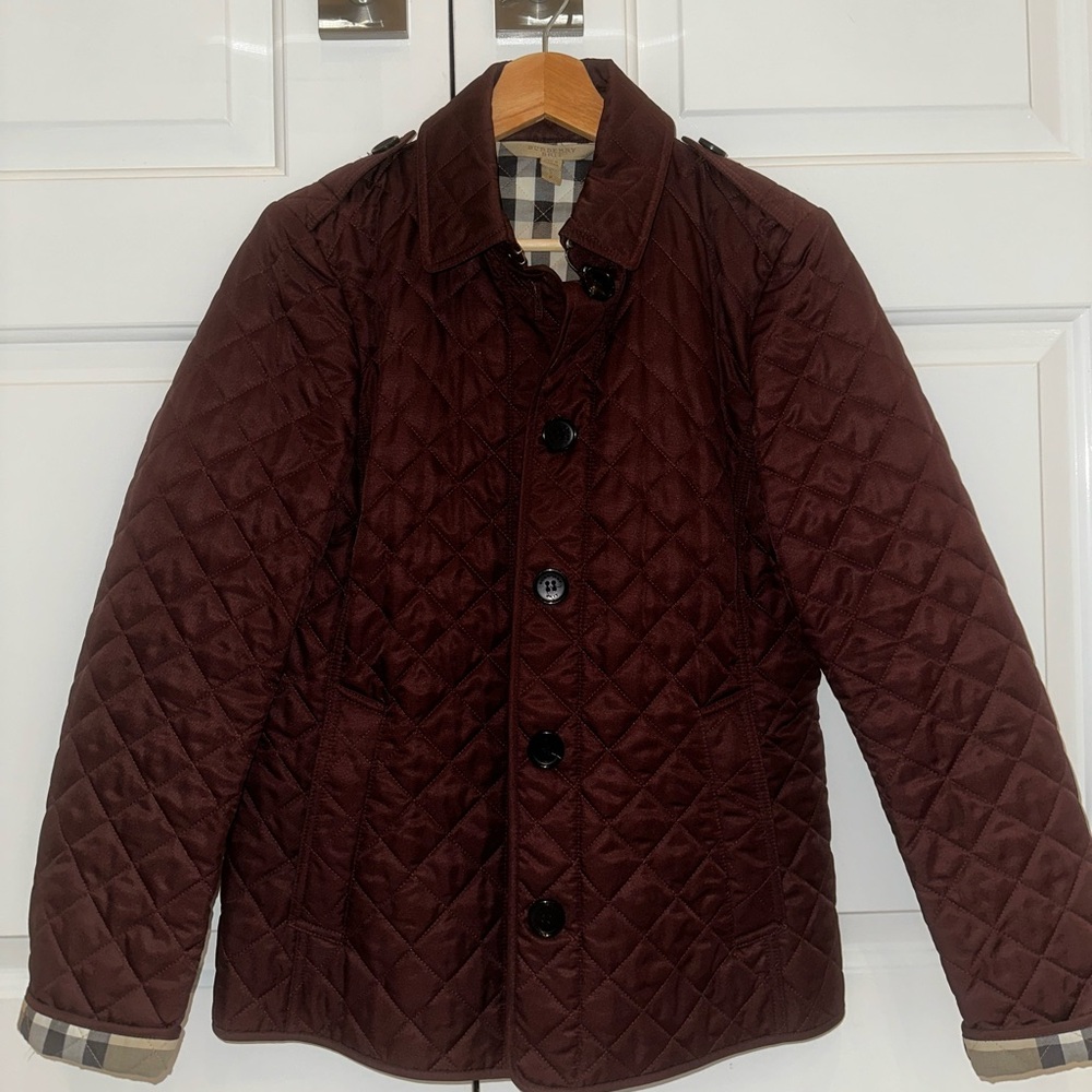 Women’s Burberry Quilted Burgundy Jacket size small fall spring